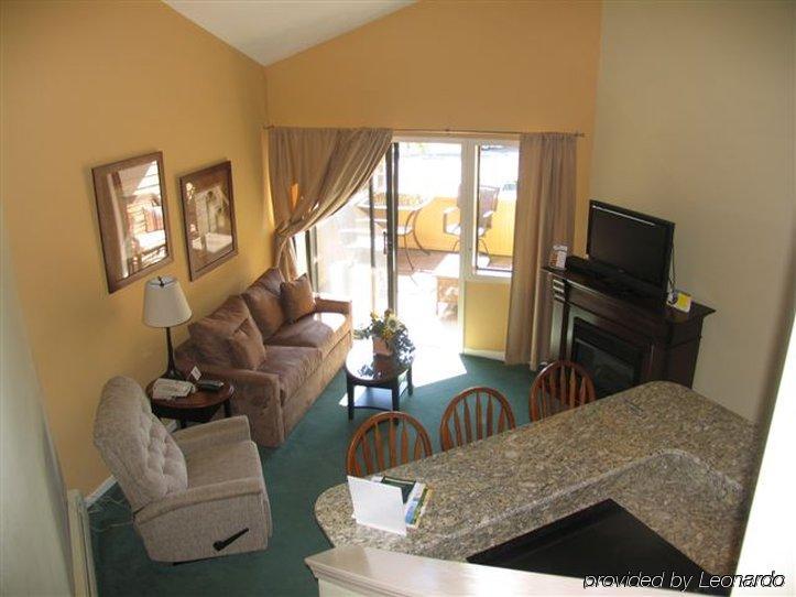 Pointes North Inn Charlevoix Habitación foto