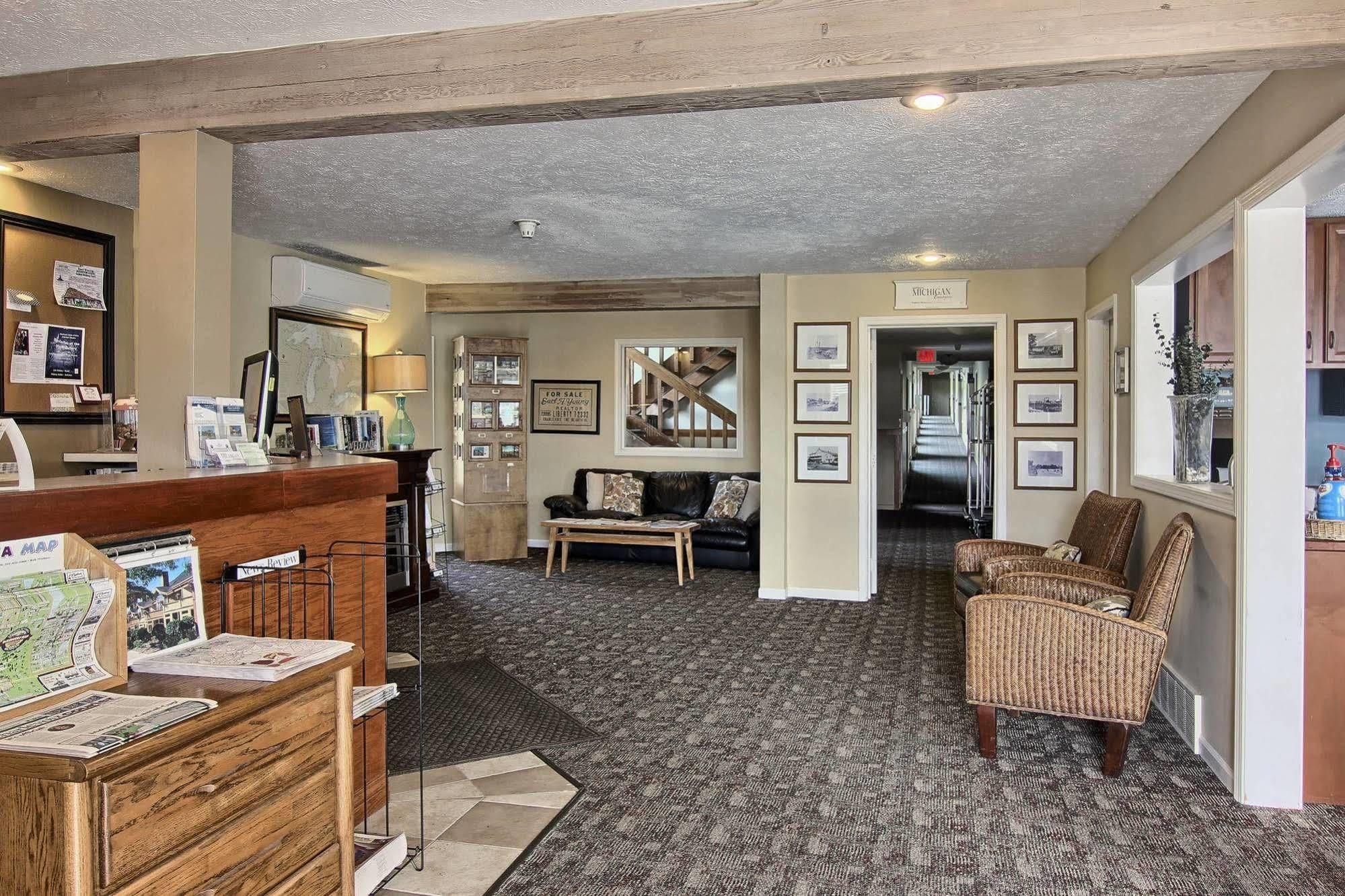 Pointes North Inn Charlevoix Exterior foto